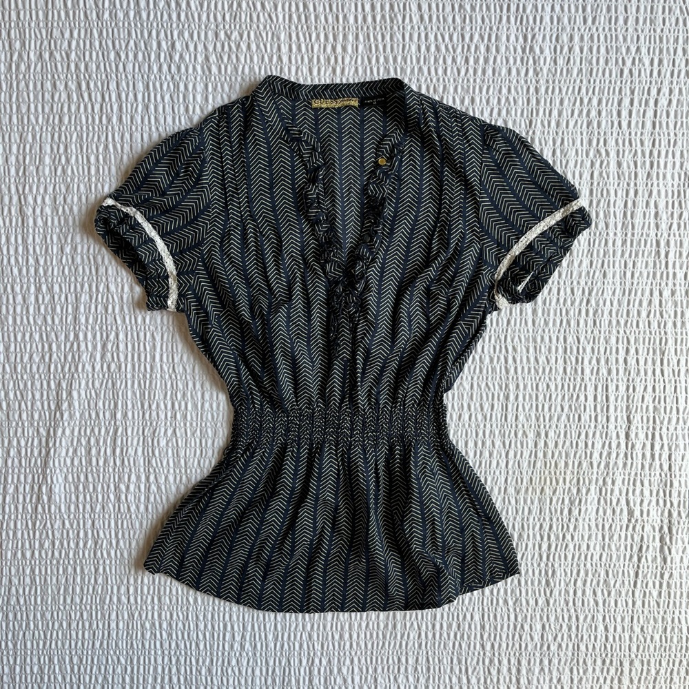 Y2K Vintage Guess Navy and White Patterned Women's Top